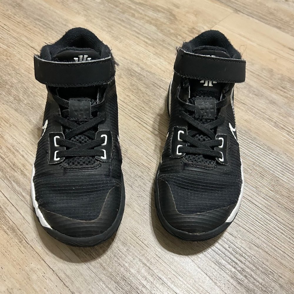 Nike Kids Kyrie Flytrap 5 Basketball Sneakers Size 13C